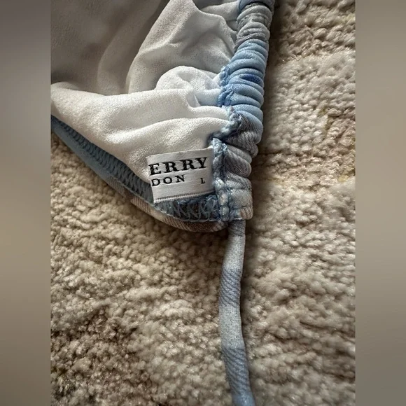Authentic Burberry Bikini - Picture 5 of 5